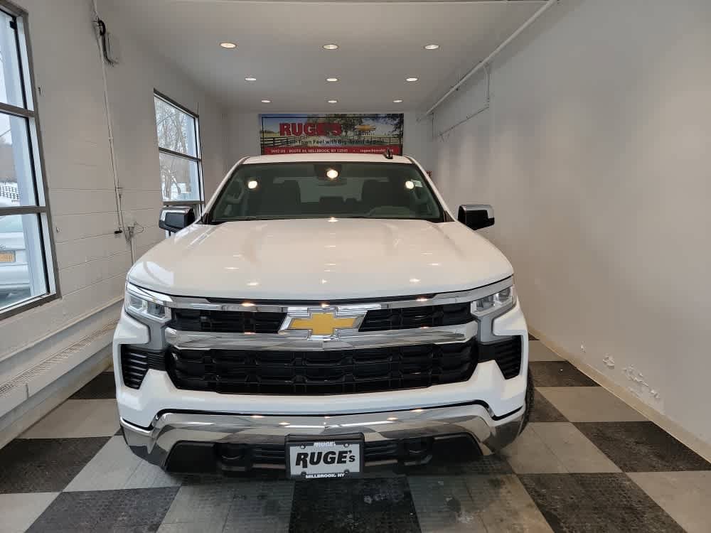 Used 2023 Chevrolet Silverado 1500 LT AWD/4WD image 7