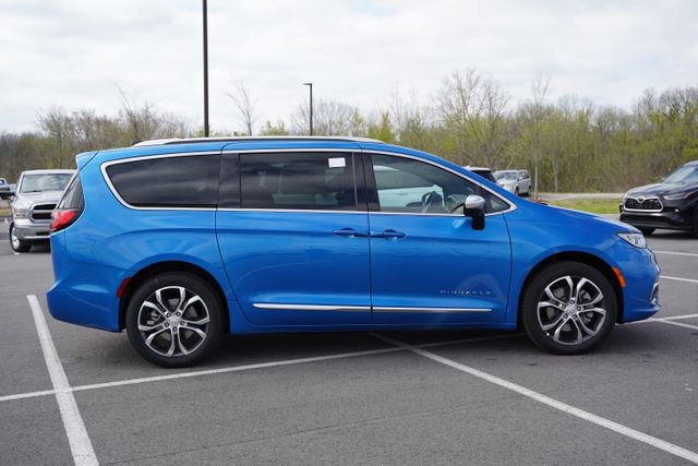 New 2026 Chrysler Pacifica Pinnacle AWD/4WD image 8