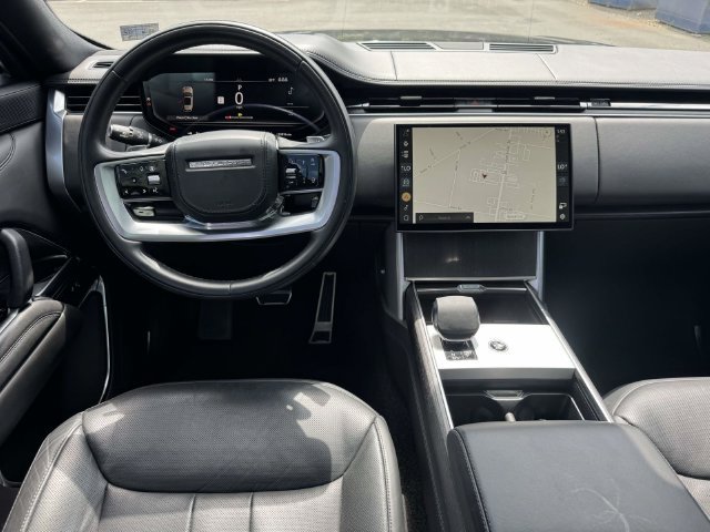 Used 2024 Land Rover Range Rover SE AWD/4WD image 4