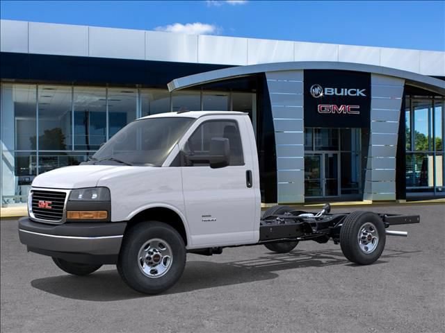 New 2025 GMC Savana 3500 w/ Power Convenience Package RWD image 2