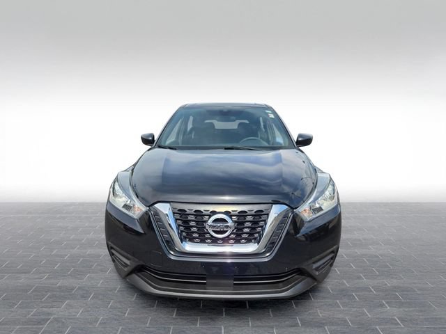 Used 2020 Nissan Kicks S FWD image 2