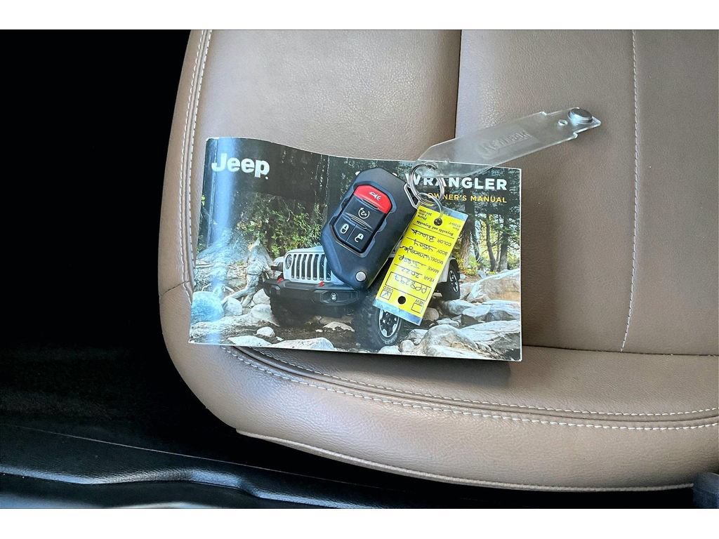 Used 2022 Jeep Wrangler Unlimited Sahara w/ Cold Weather Group AWD/4WD image 57
