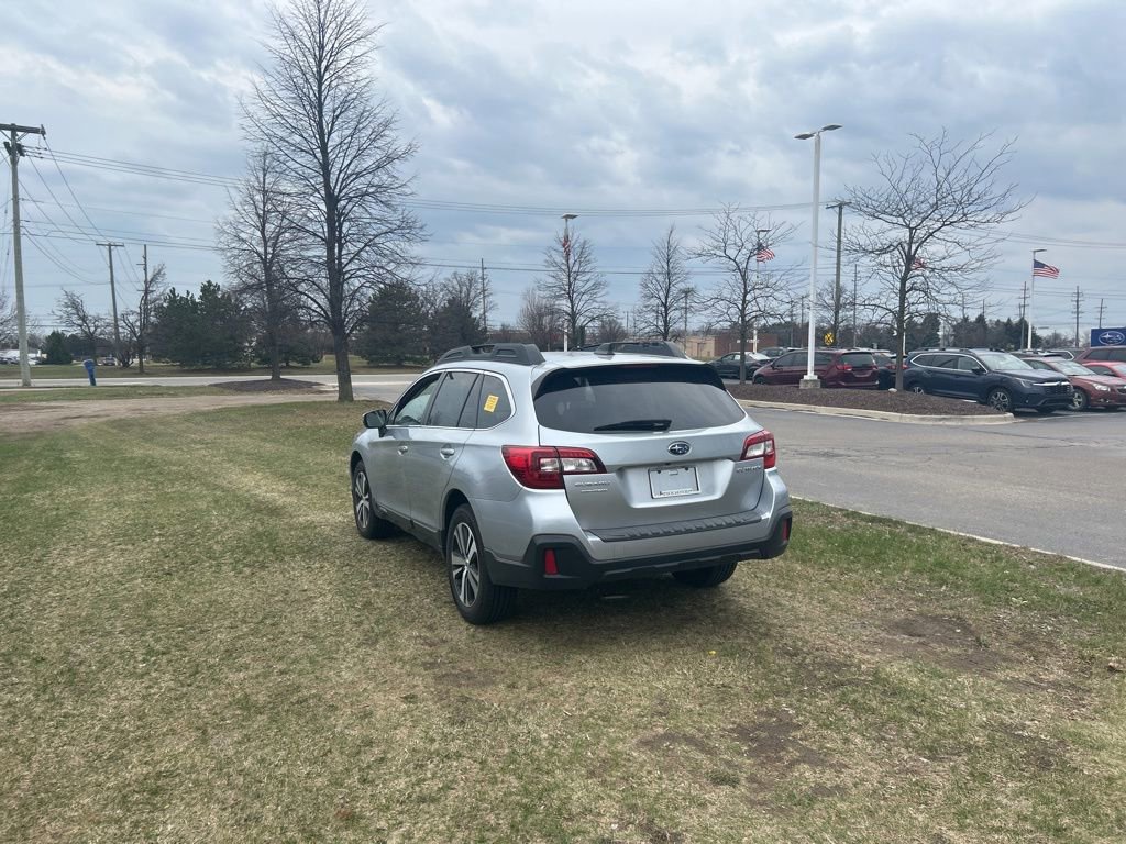 Used 2019 Subaru Outback 2.5i Limited image 3