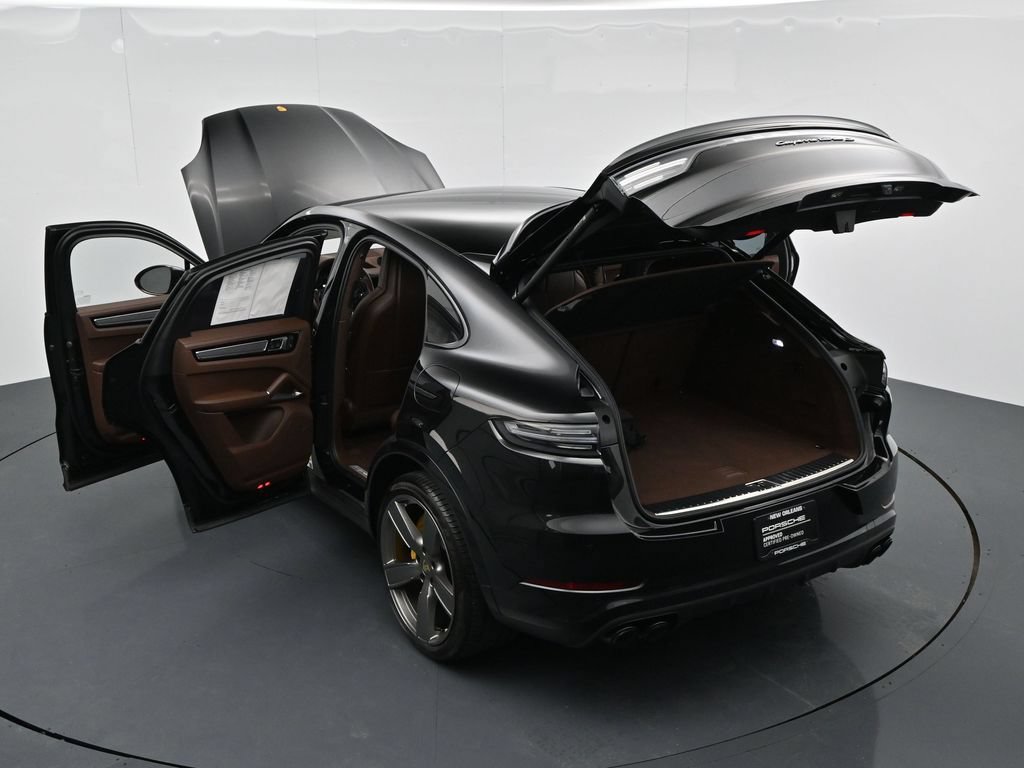 Certified 2023 Porsche Cayenne Turbo S AWD/4WD image 29
