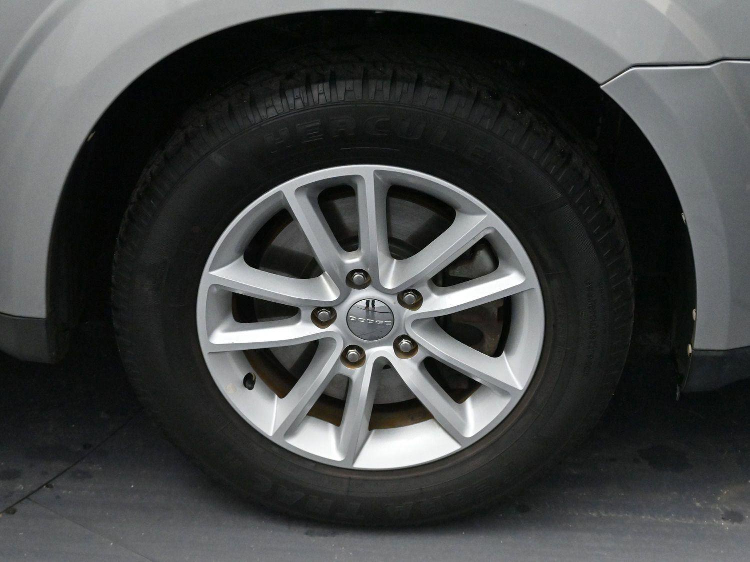 Used 2013 Dodge Journey SXT w/ Flexible Seating Group image 28