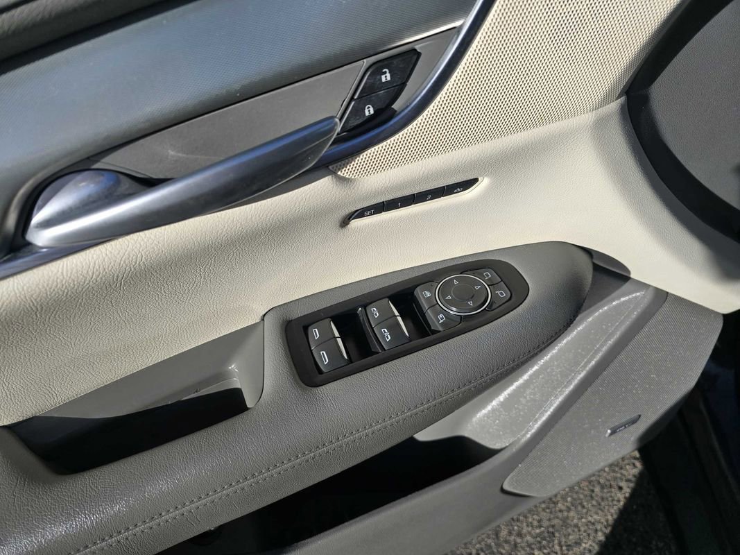 Used 2018 Cadillac XT5 Luxury w/ Driver Awareness Package image 21