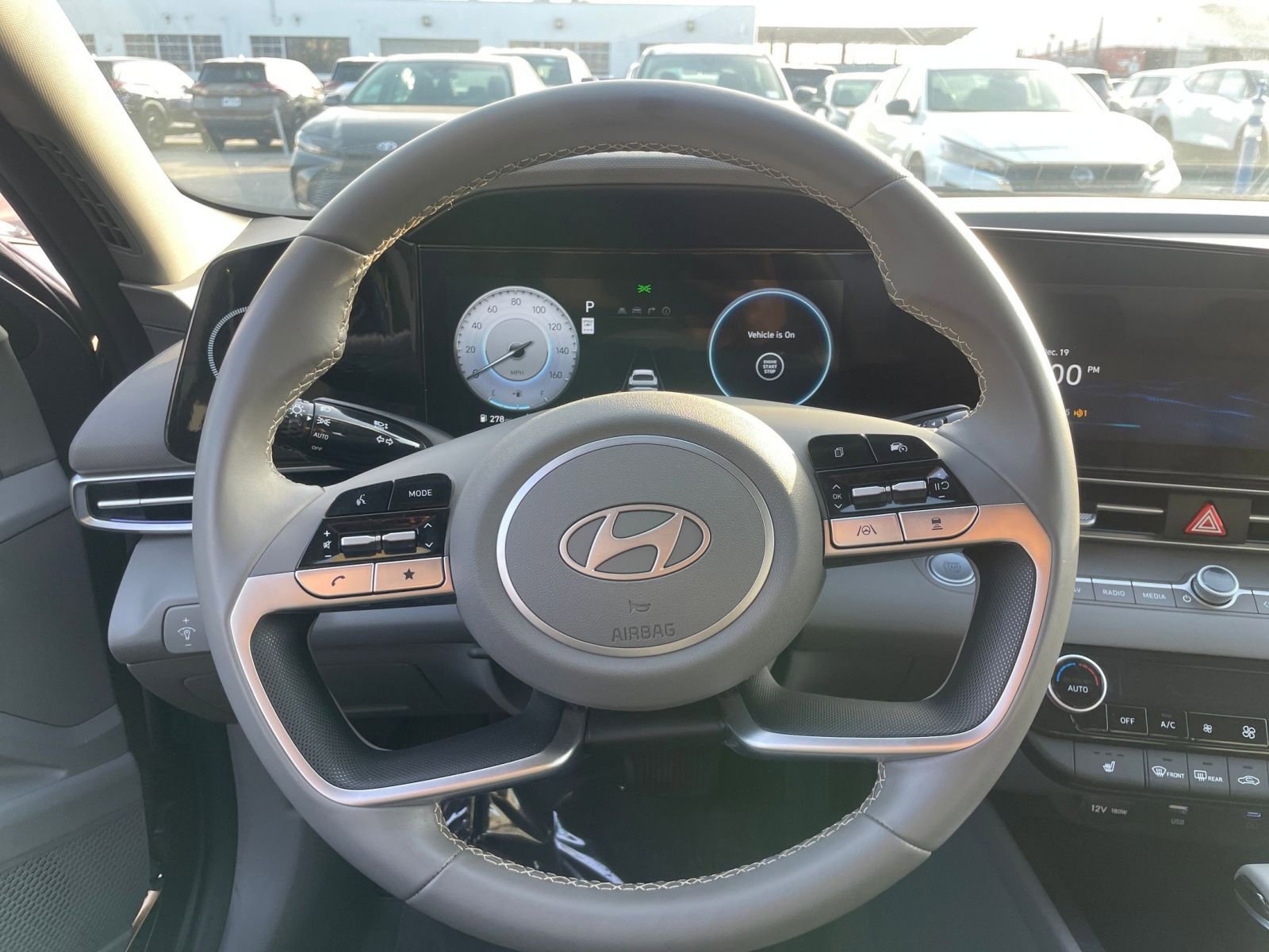 Used 2025 Hyundai Elantra SEL image 28