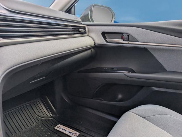Used 2025 Toyota Camry LE w/ Convenience Package FWD image 26