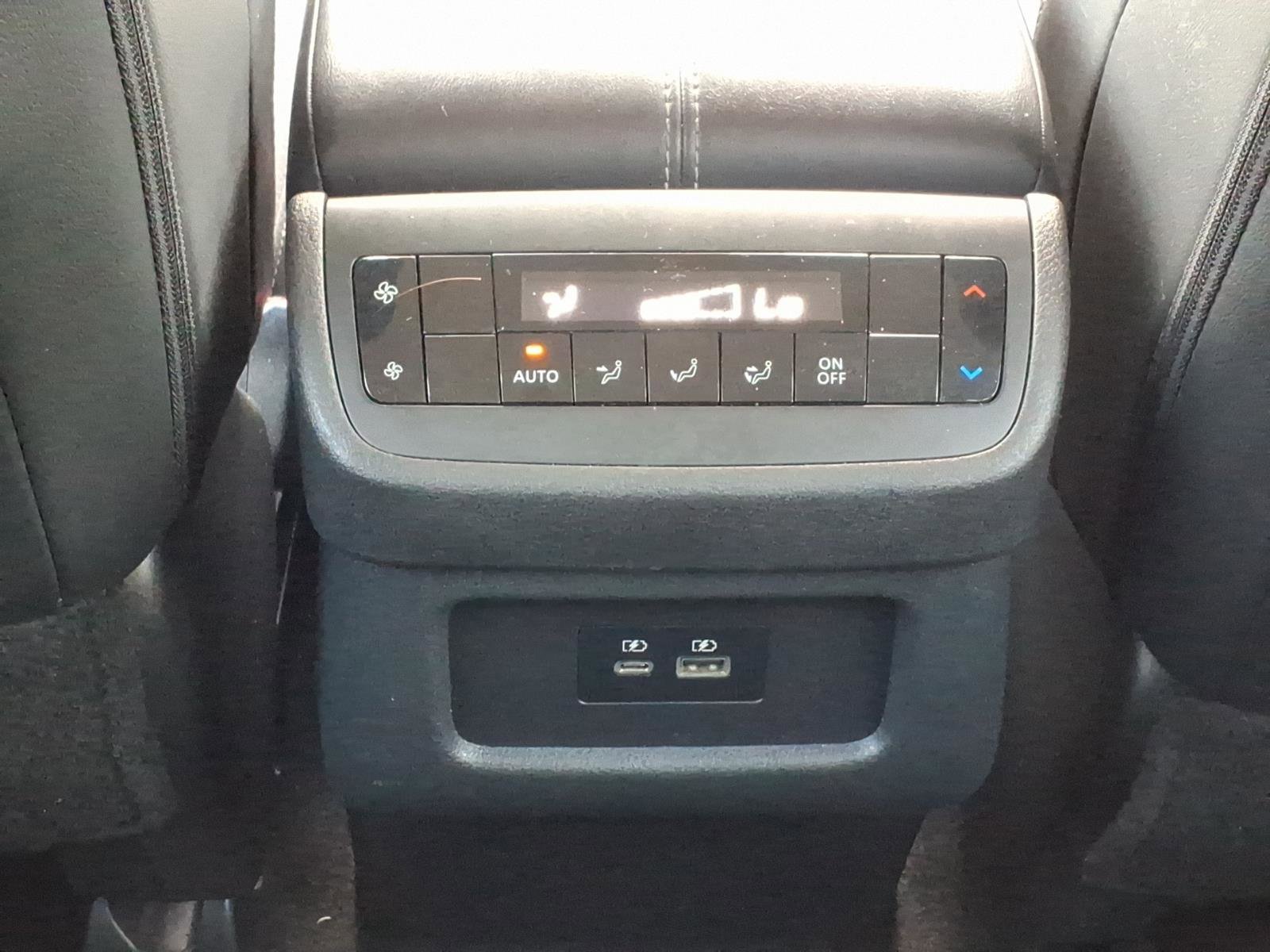 Used 2023 Nissan Pathfinder SL FWD image 33