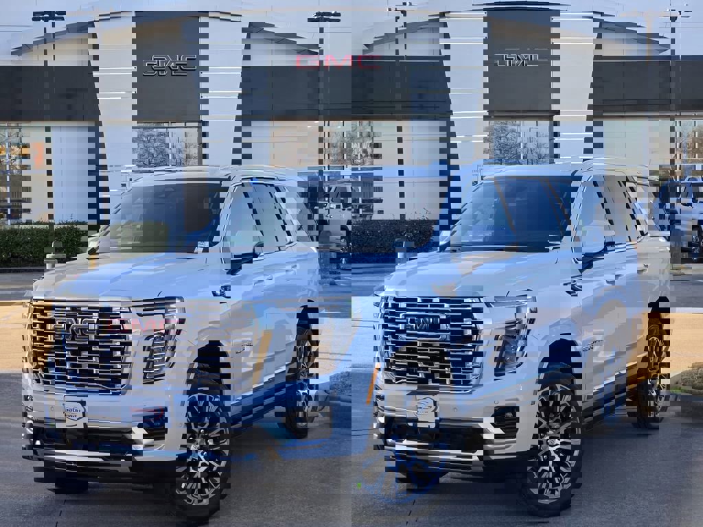 New 2026 GMC Yukon Denali w/ Sun & Power Step Package