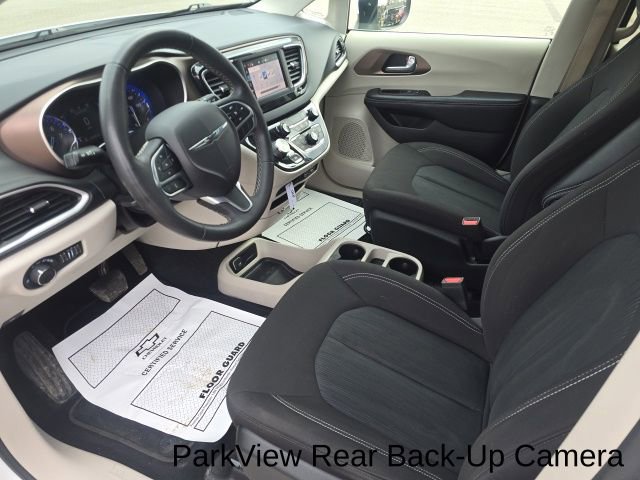 Used 2023 Chrysler Voyager LX image 24