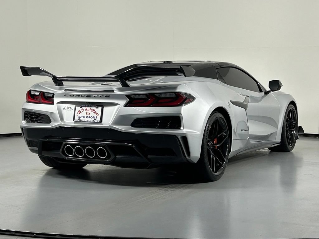 Used 2026 Chevrolet Corvette Z06 RWD image 13
