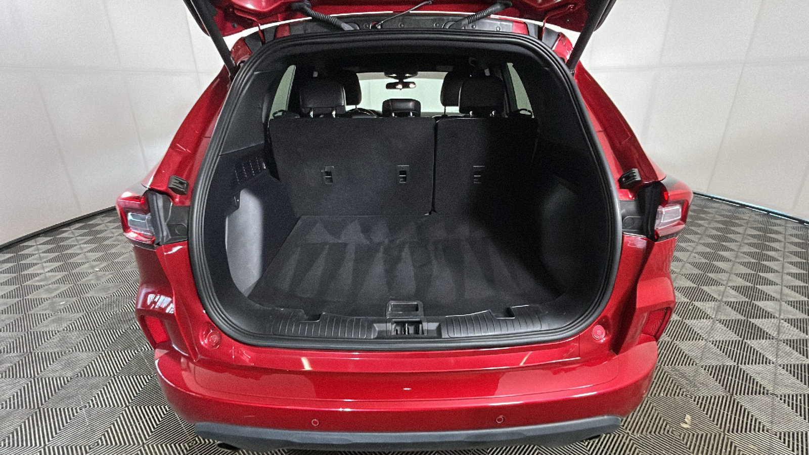 Used 2024 Ford Escape ST-Line w/ Tech Pack #1 FWD image 34