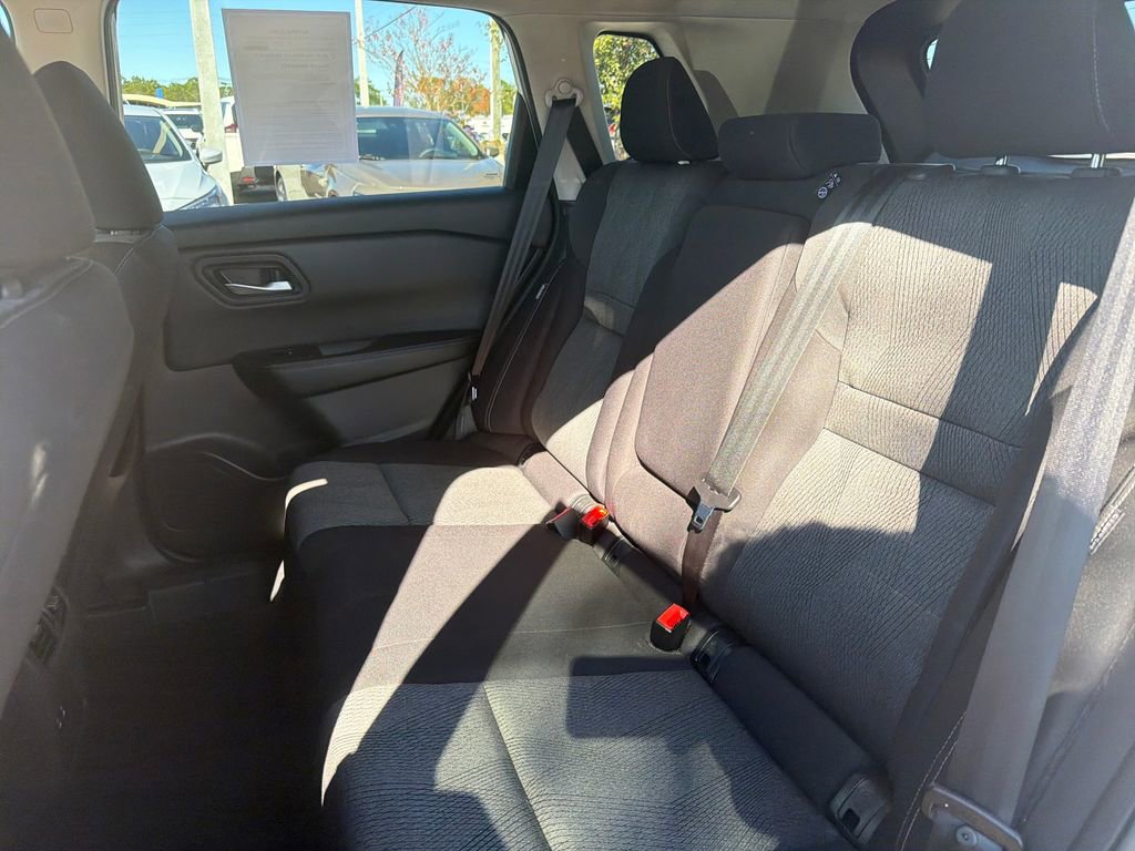 Used 2024 Nissan Rogue SV image 24