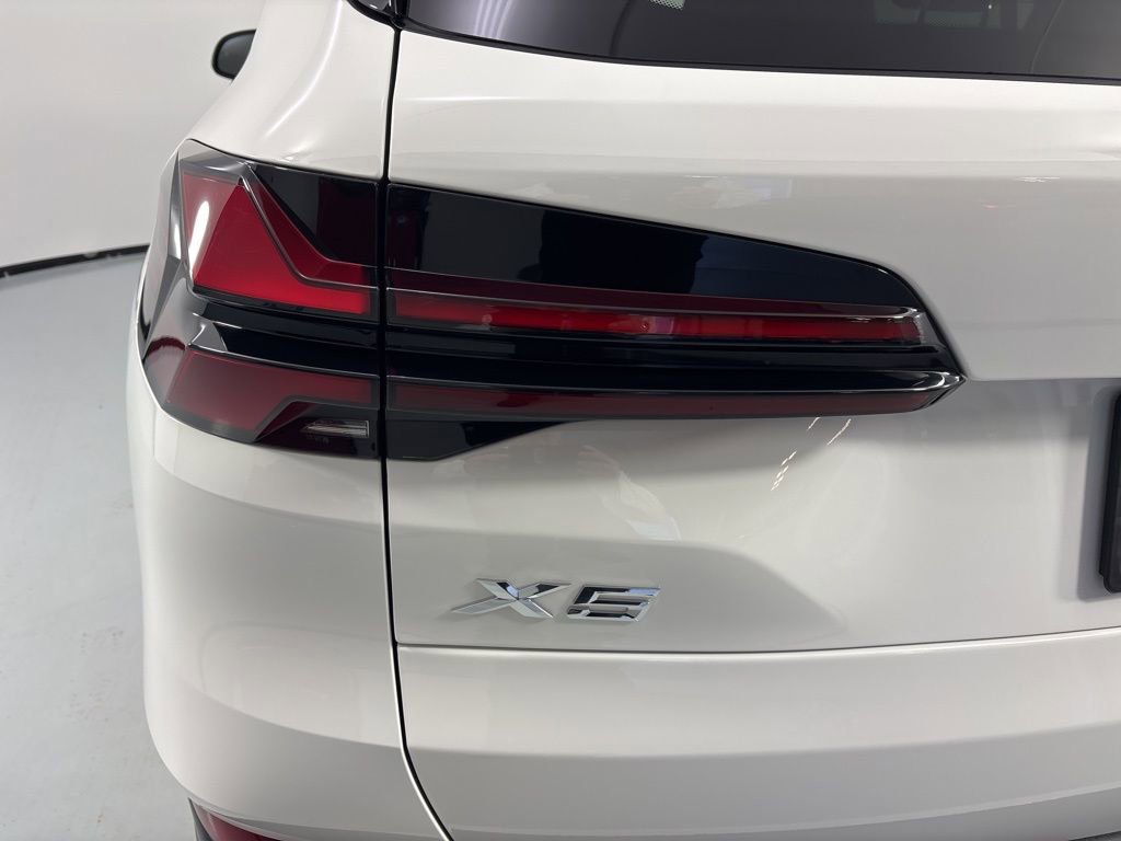 Used 2026 BMW X5 xDrive40i image 9