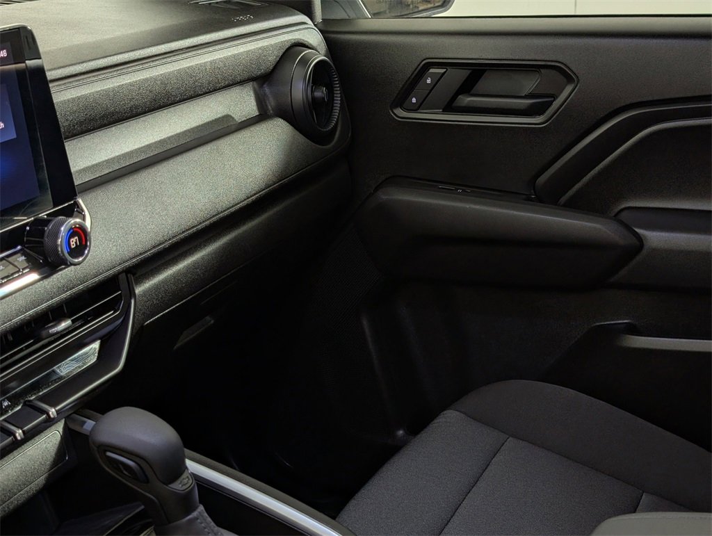 Used 2025 Chevrolet Colorado Trail Boss image 24