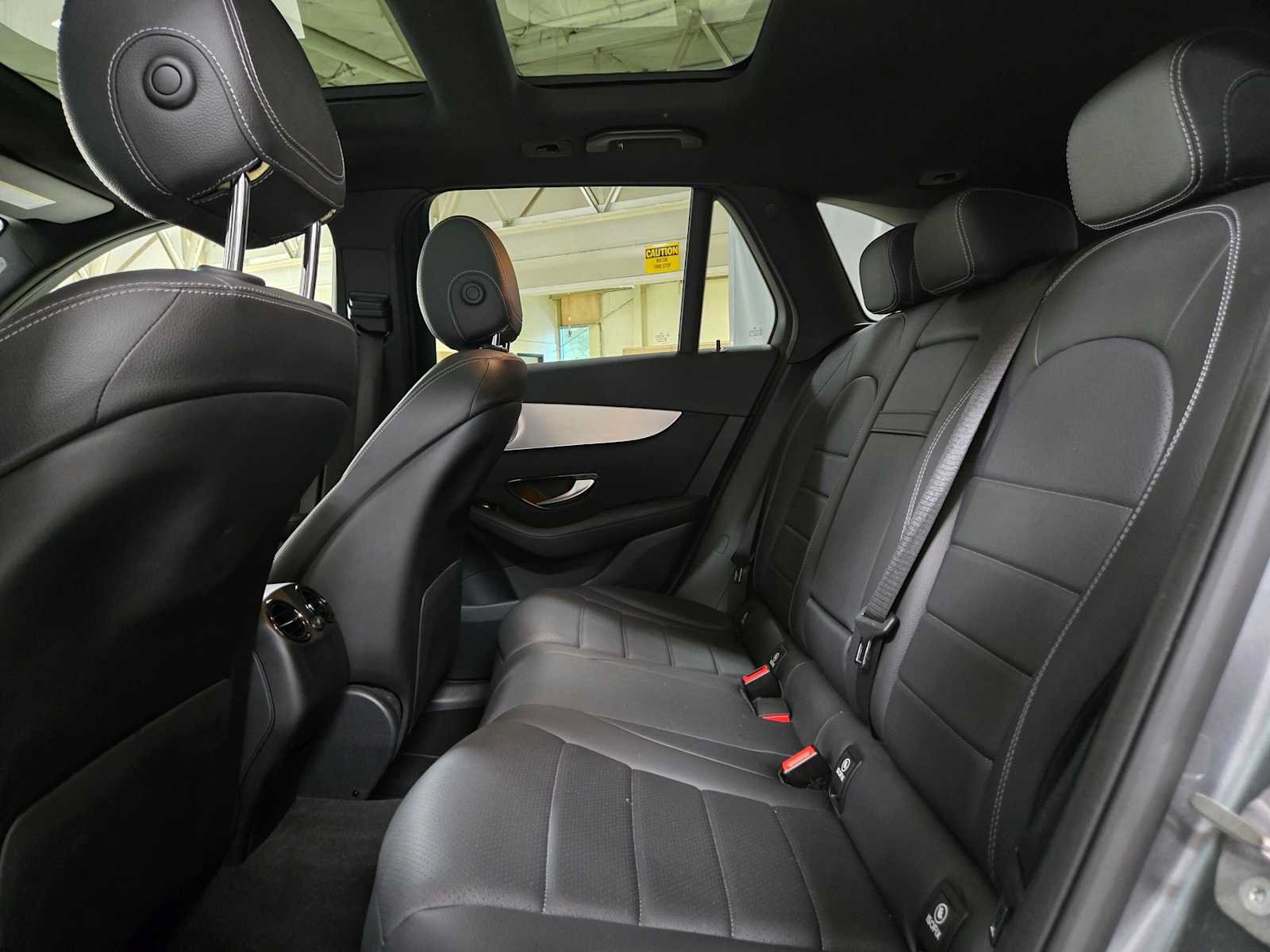 Used 2019 Mercedes-Benz GLC 350e 4MATIC image 16