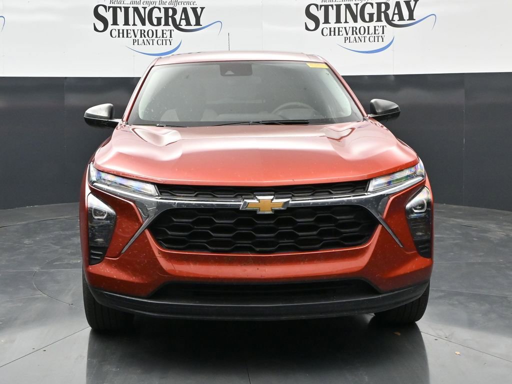 Used 2024 Chevrolet Trax LS w/ Driver Confidence Package FWD image 2