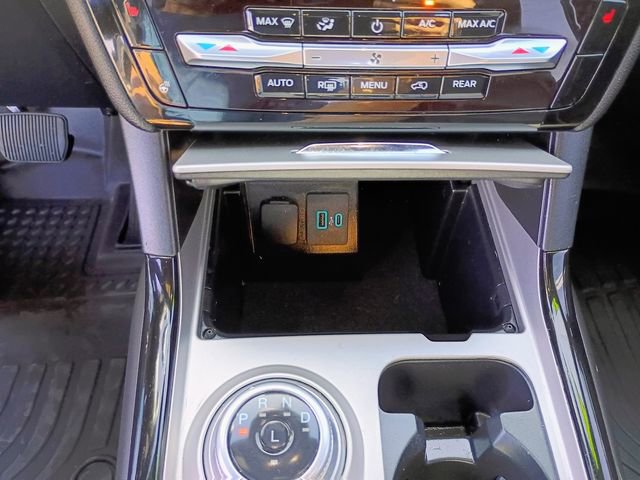 Used 2024 Ford Explorer ST-Line w/ Class IV Trailer Tow Package AWD/4WD image 38