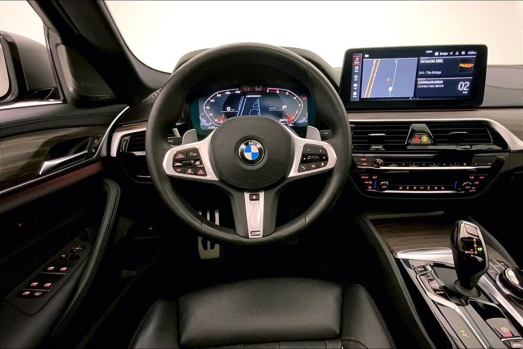 Used 2022 BMW M550i xDrive w/ Executive Package AWD/4WD image 4