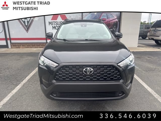 Used 2022 Toyota Corolla Cross LE w/ Moonroof Package AWD/4WD image 2