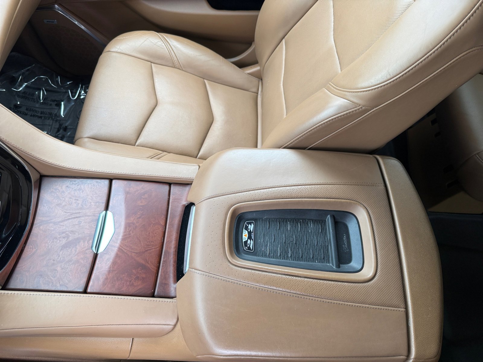 Used 2017 Cadillac Escalade ESV Platinum image 14