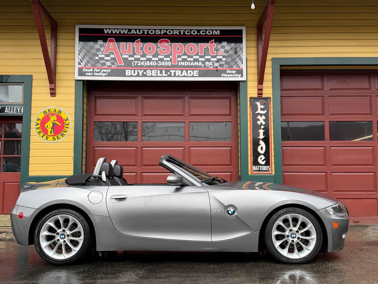 Used 2005 BMW Z4 2.5i image 9
