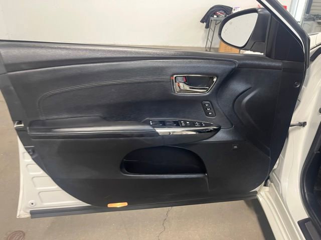 Used 2016 Toyota Avalon Limited w/ Toyota Safety Sense Package image 24