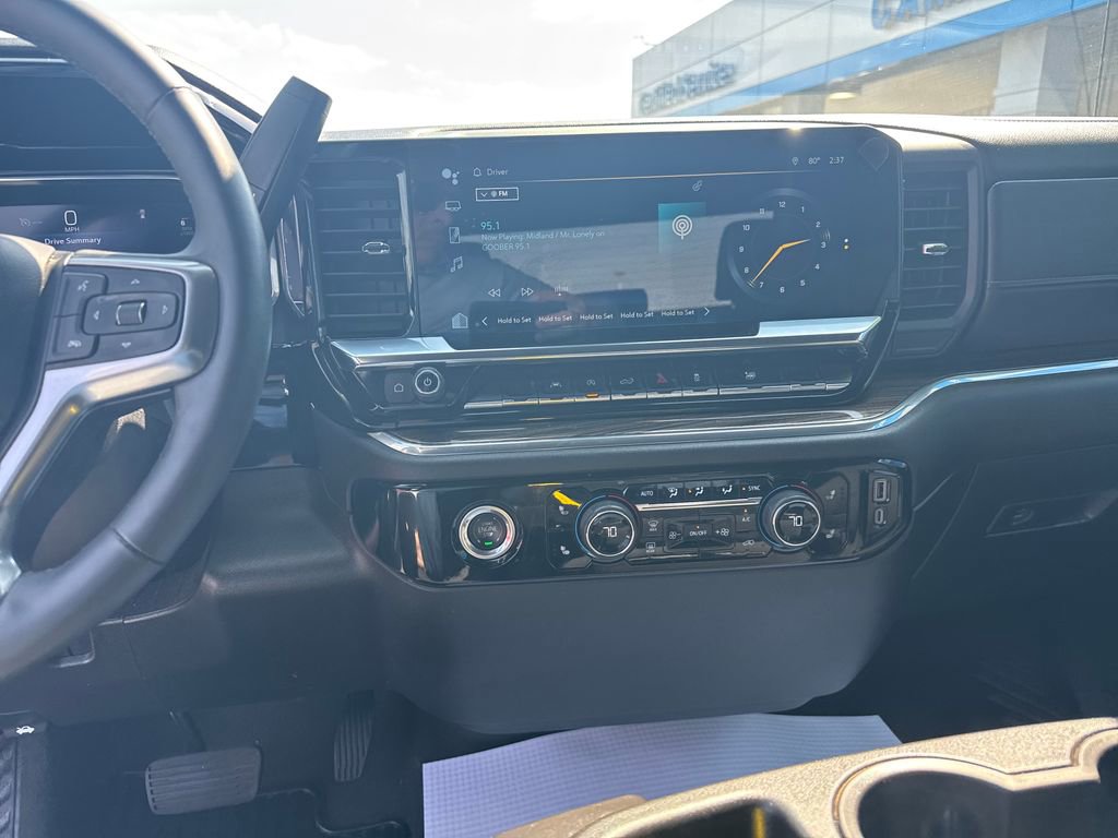 Used 2024 Chevrolet Silverado 1500 LT image 21