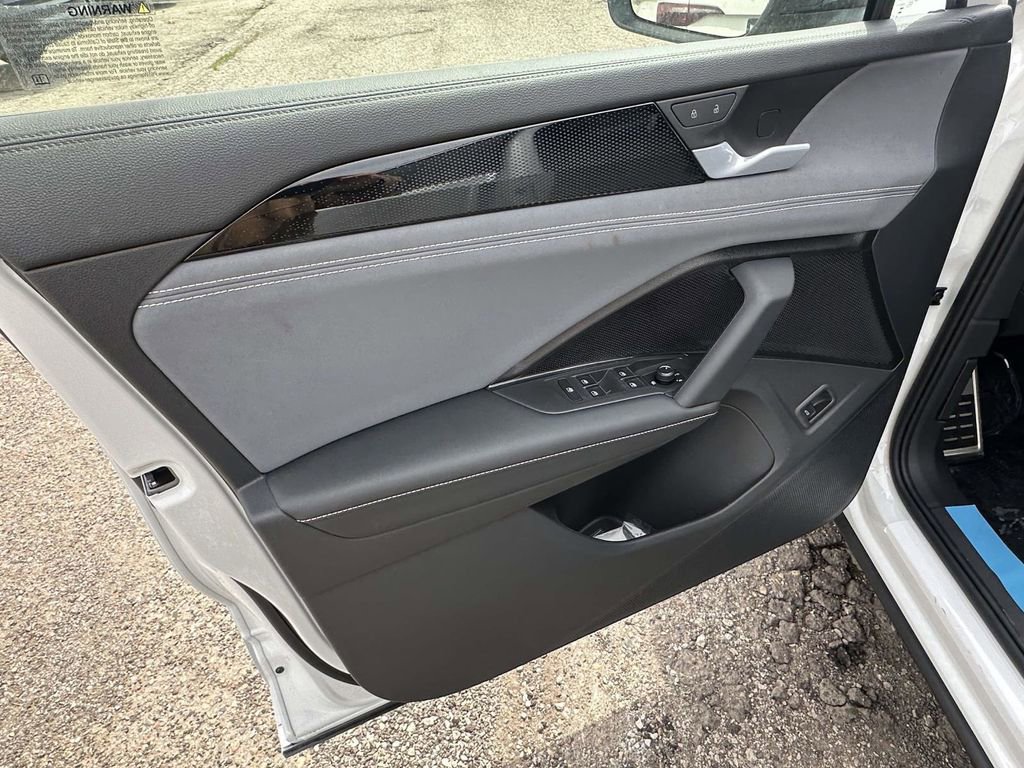 New 2026 Volkswagen Tiguan SE R-Line image 13