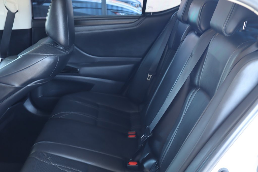 Used 2023 Lexus ES 300h w/ Accessory Package (Z1) FWD image 32