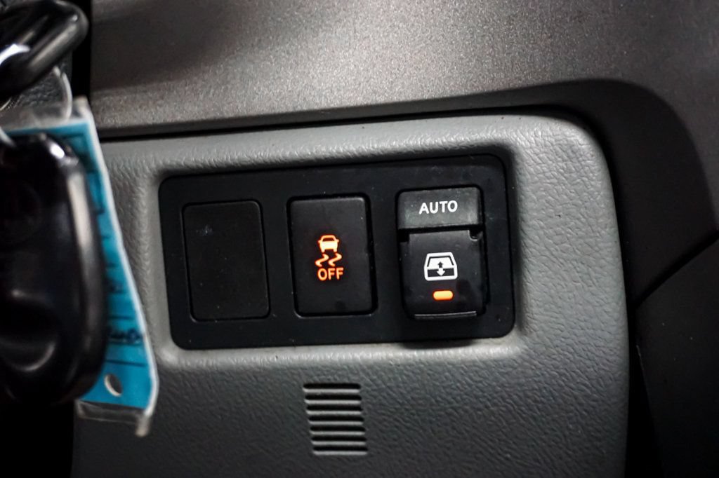 Used 2010 Toyota Sequoia Limited AWD/4WD image 38