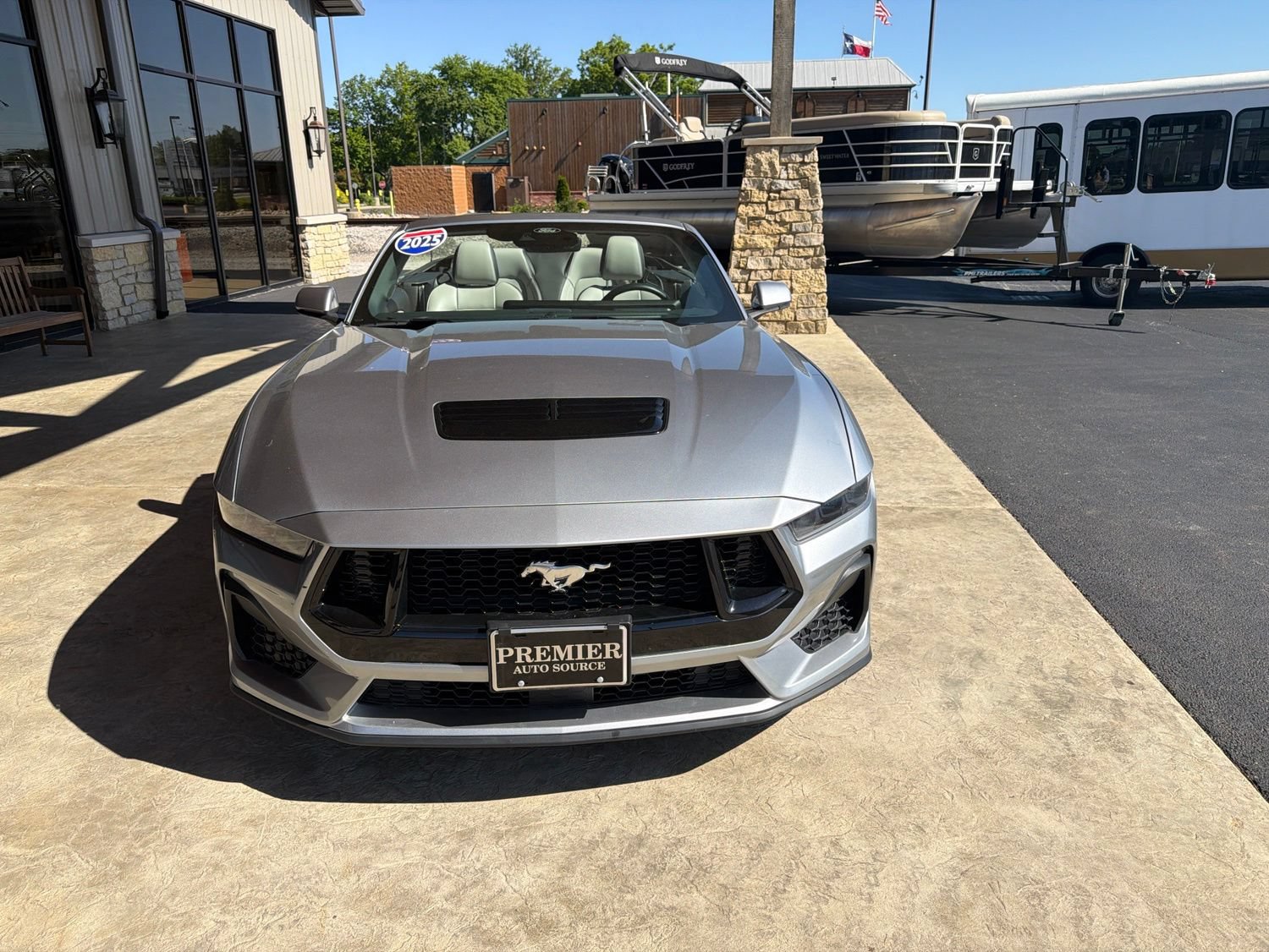 Used 2025 Ford Mustang GT Premium RWD image 15
