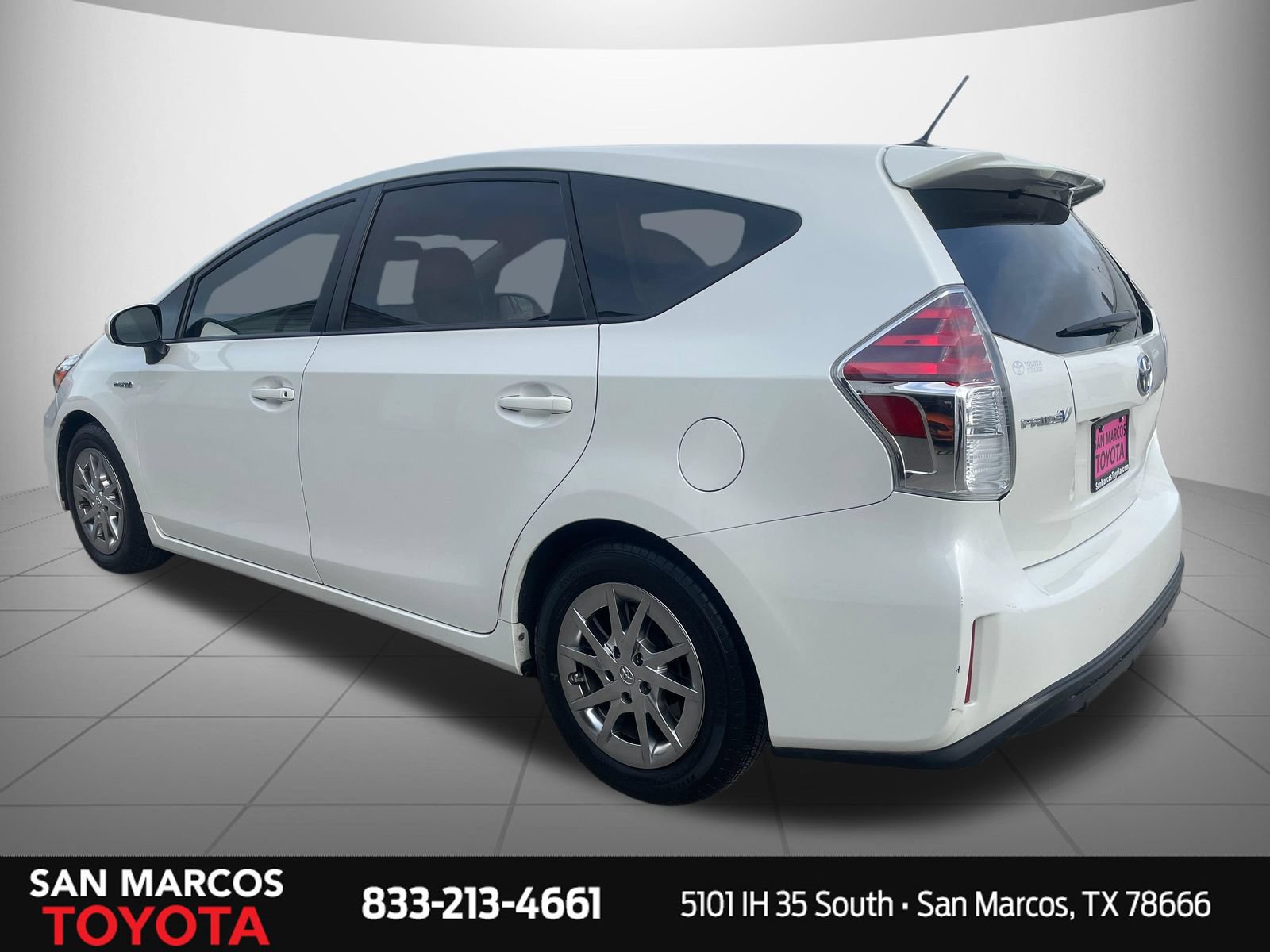 Used 2017 Toyota Prius V Four FWD image 3