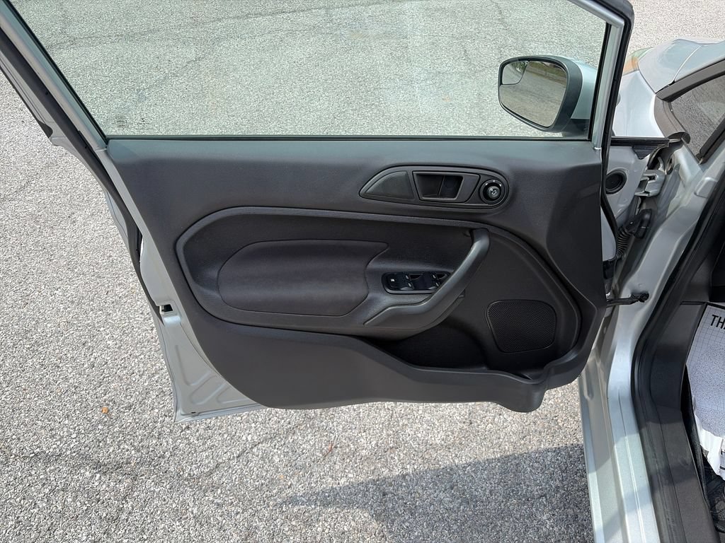 Used 2018 Ford Fiesta SE FWD image 11
