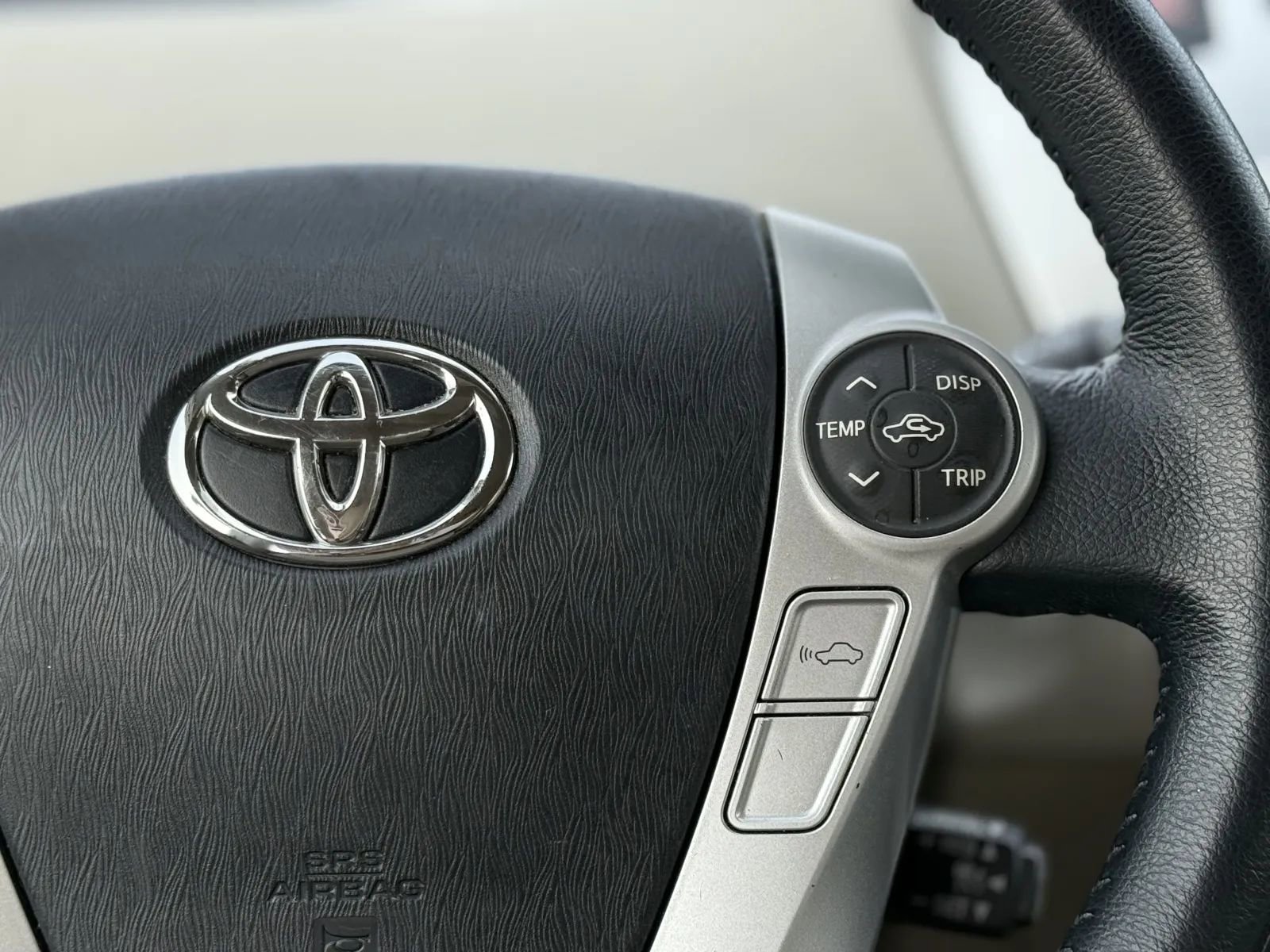 Used 2014 Toyota Prius V Five image 21