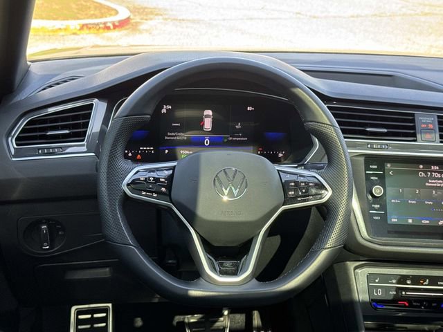 Used 2024 Volkswagen Tiguan SE R-Line image 7