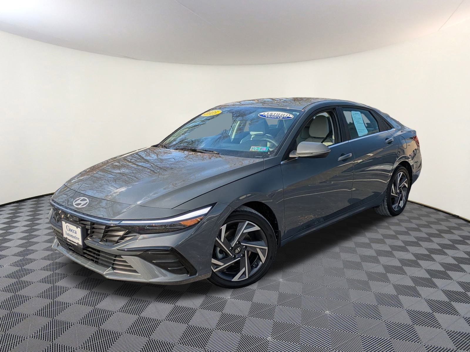 Certified 2025 Hyundai Elantra Limited image 1