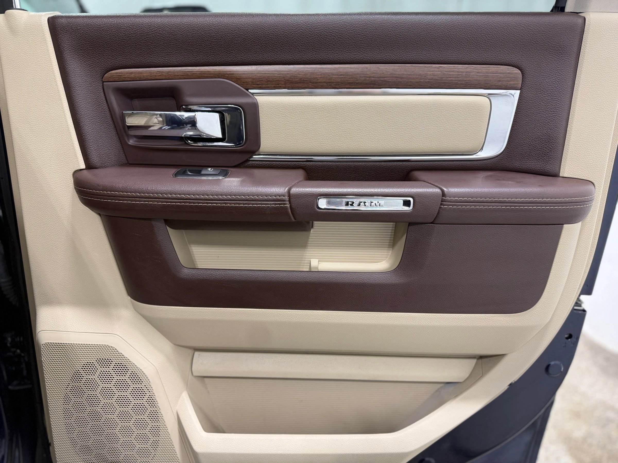 Used 2016 RAM 1500 Laramie image 25