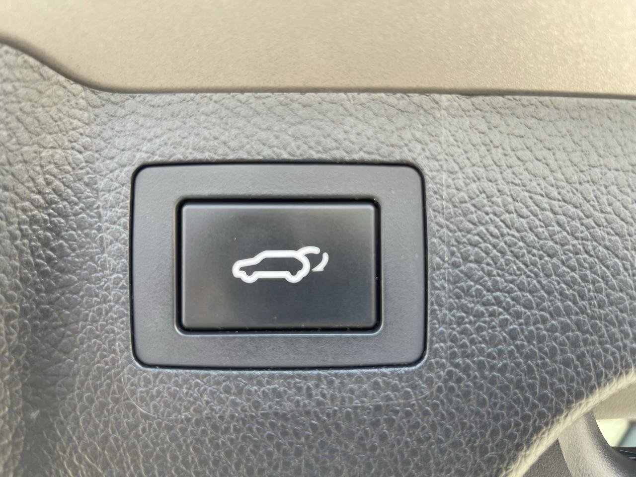 Used 2017 Hyundai Santa Fe Sport w/ 2.0T Ultimate Tech Package 05 FWD image 51