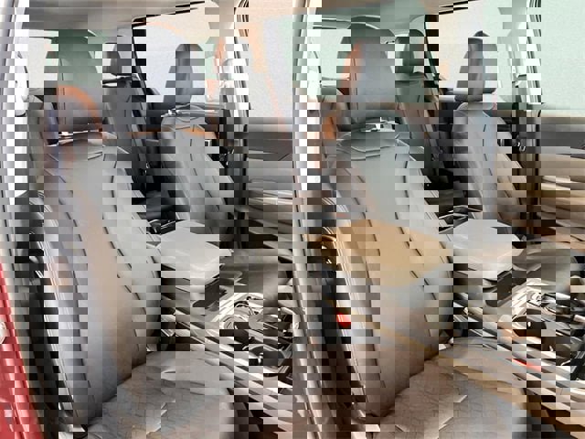 Used 2025 Kia Carnival EX image 11