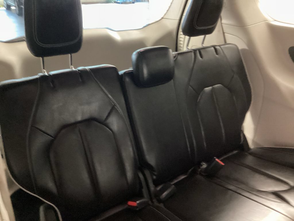 Used 2022 Chrysler Pacifica Limited FWD image 27