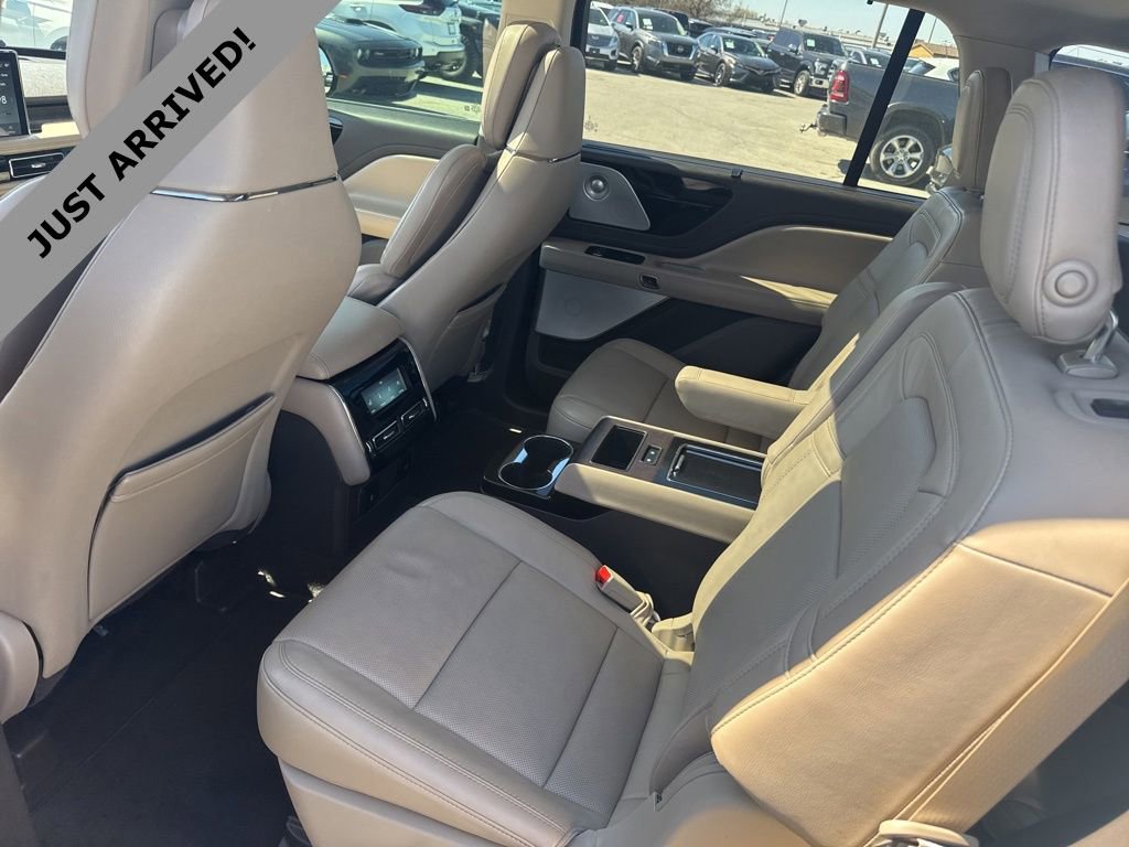 Used 2020 Lincoln Aviator Reserve w/ Equipment Group 202A image 14
