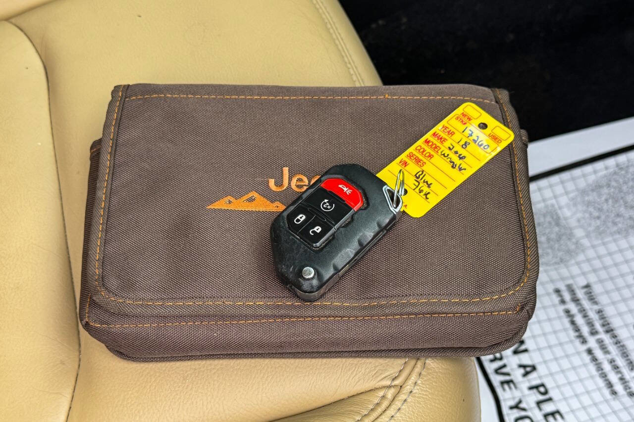 Used 2018 Jeep Wrangler Unlimited Sahara w/ Dual Top Group image 38