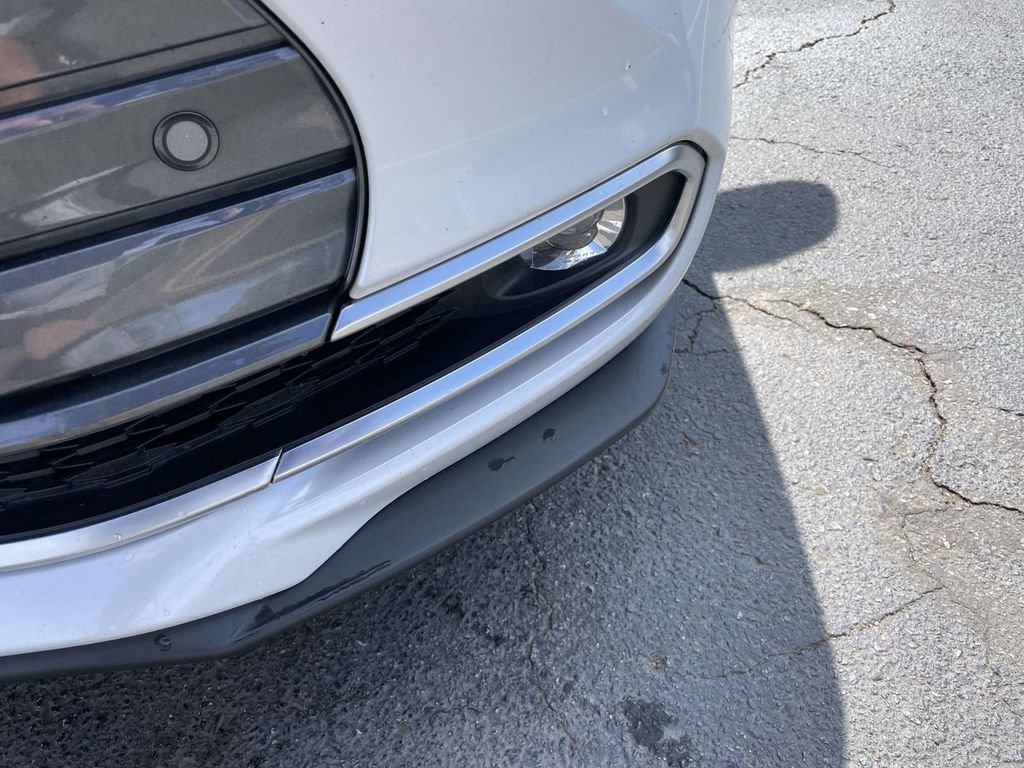 Used 2023 Toyota Sienna Limited image 19