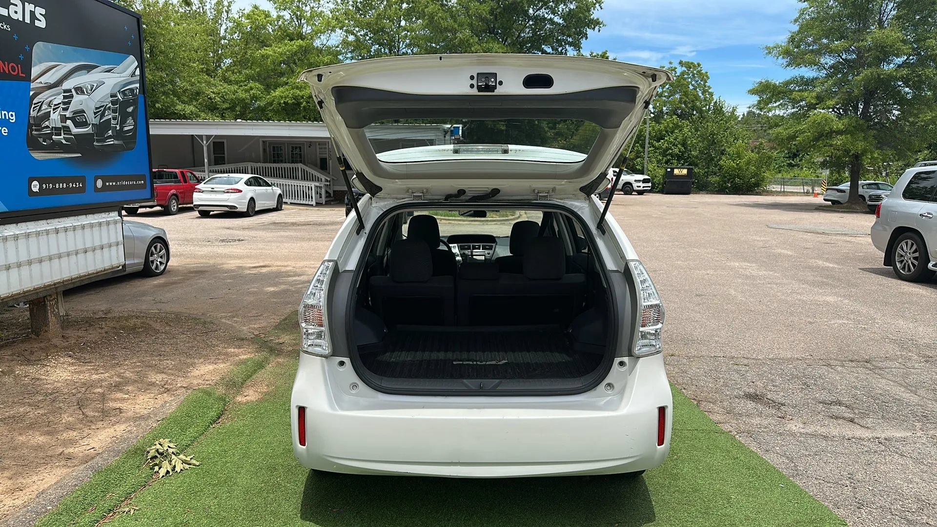 Used 2012 Toyota Prius V Two FWD image 12
