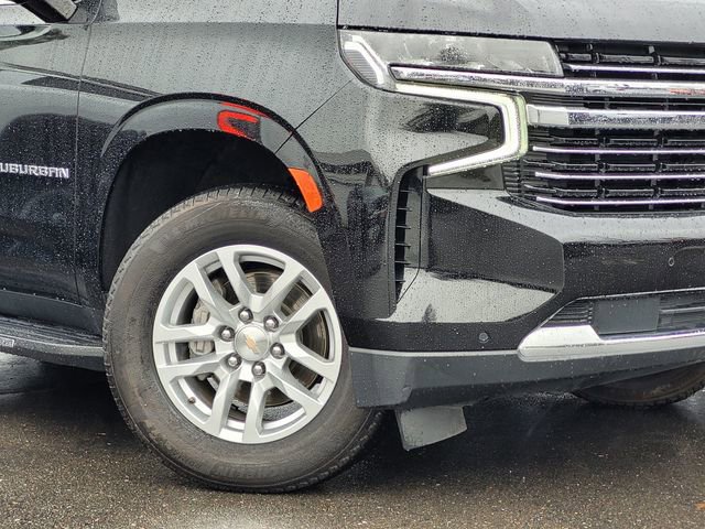 Used 2024 Chevrolet Suburban LT image 3