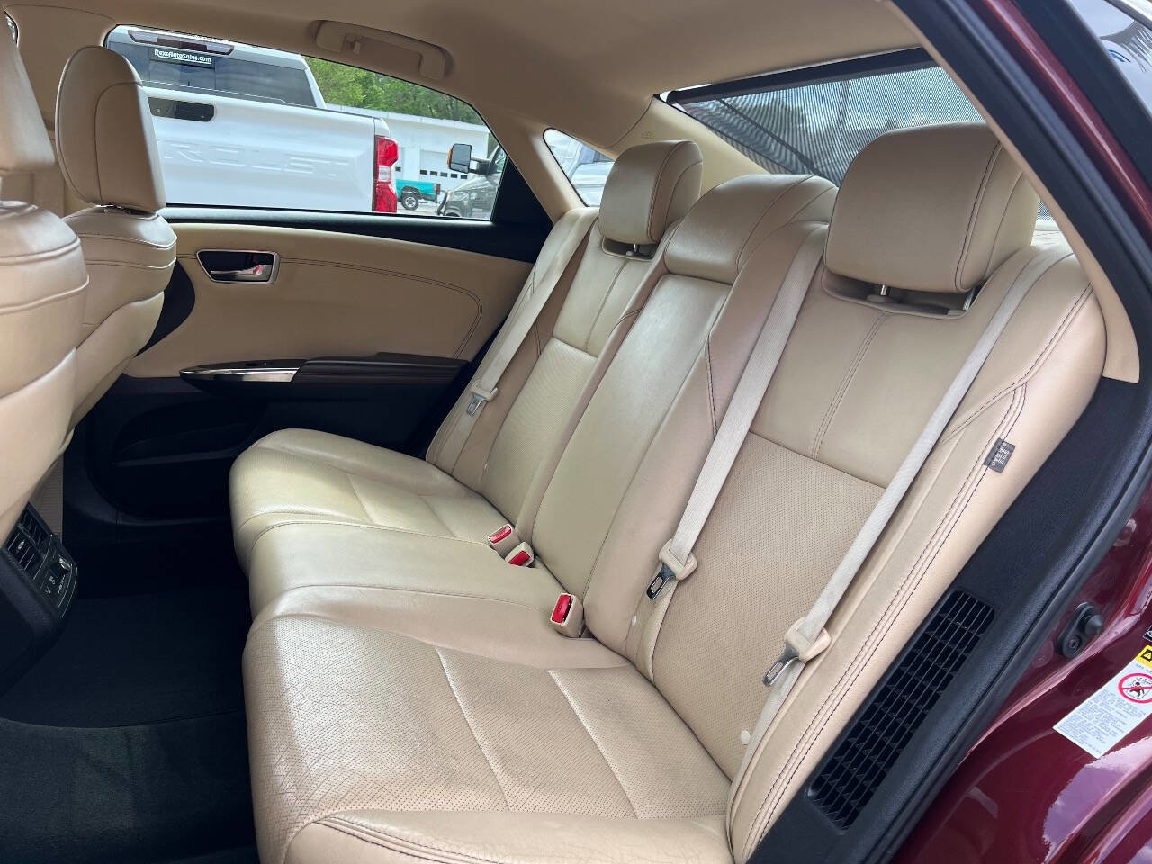 Used 2013 Toyota Avalon Limited w/ Technology Pkg FWD image 18