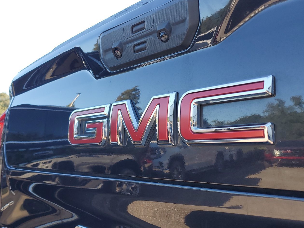 Used 2023 GMC Sierra 1500 AT4 w/ AT4 Premium Package AWD/4WD image 6