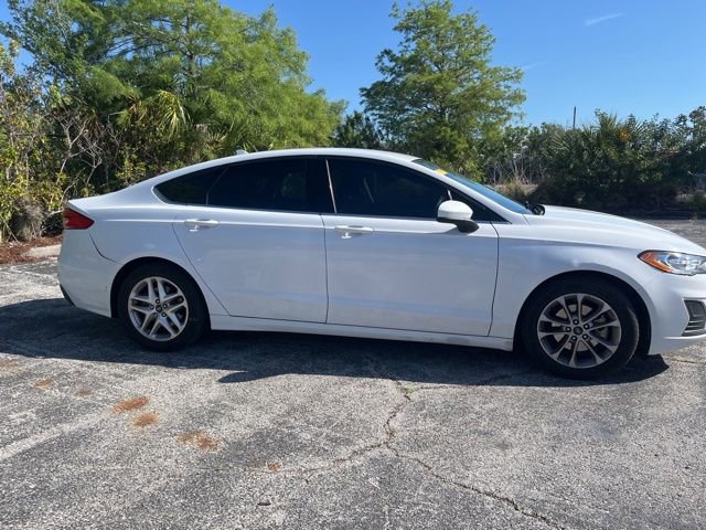 Used 2020 Ford Fusion SE FWD image 4